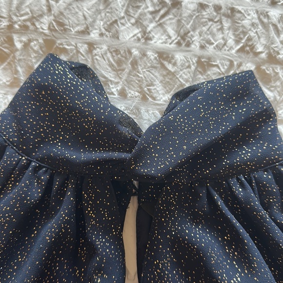 NWT. Banana Republic Navy Gold Spec Keyhole Blouse - Picture 4 of 7